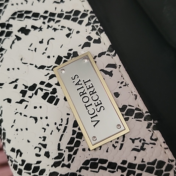 Victoria's Secret Tech Wristlet Wallet - Picture 5 of 7